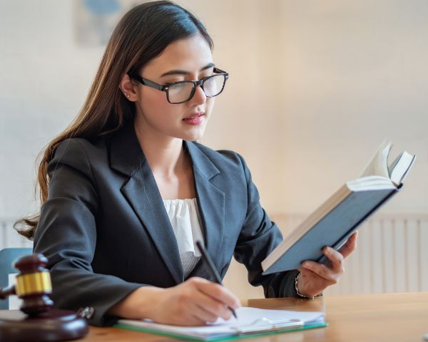 Un chercheur en Droit dans les équipes, quels avantages ?